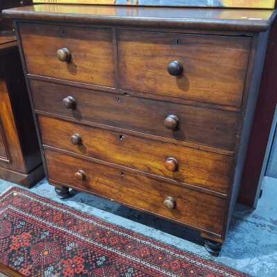 CHEST OF DRAWERS