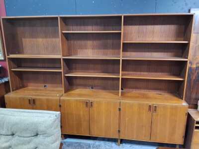 WALL UNIT