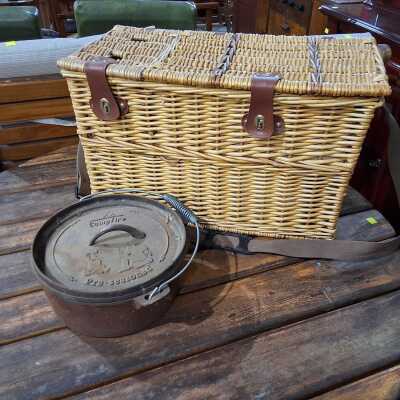 CAMPING AND PICNIC DECOR