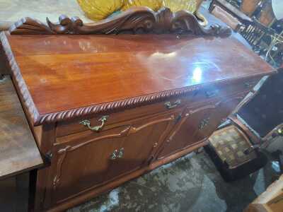 SIDEBOARD