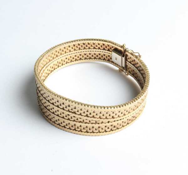 GOLD BRACELET