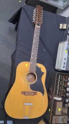 IBANEZ GUITAR
