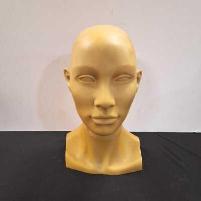 WIG STAND