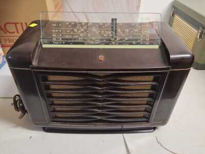 BAKELITE RADIO