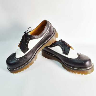 DR MARTENS