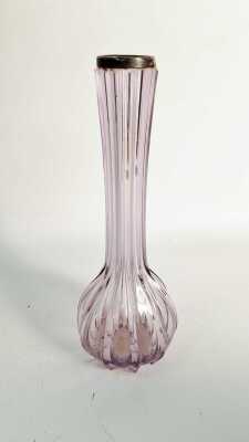 GLASS VASE