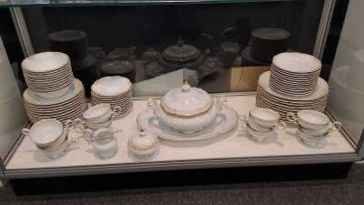 DINNERWARE