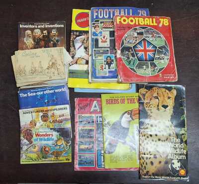 TRADING CARD ALBUMS