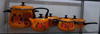 RETRO COOKWARE