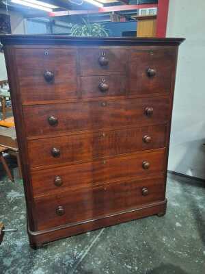 CHEST OF DRAWERS