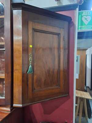 CORNER CABINET