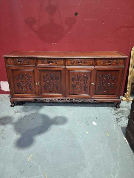 SIDEBOARD