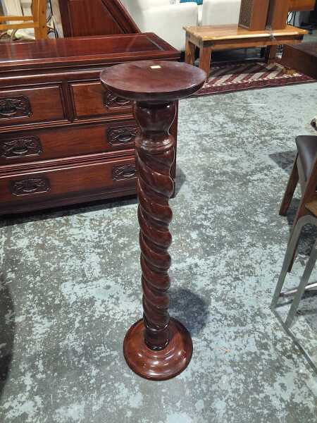 PEDESTAL