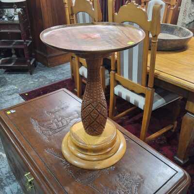 WINE TABLE