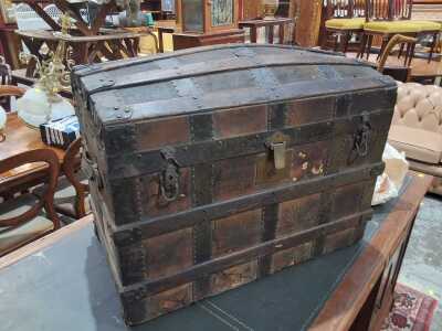 STEAMER TRUNK
