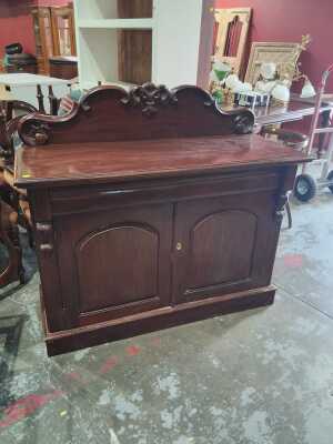 CHIFFONIER