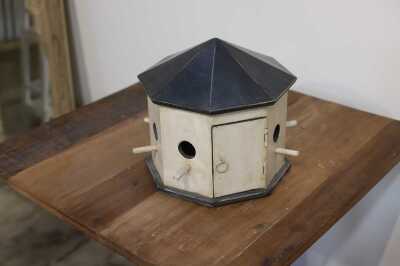 BIRD HIDE