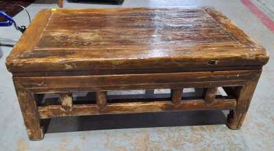 CHINOISERIE TABLE