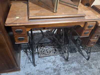 SEWING MACHINE