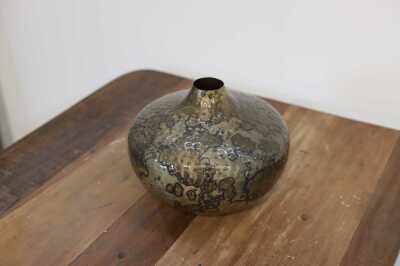 IRON POT