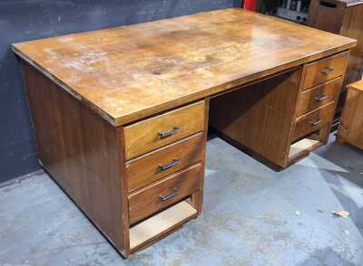 PEDESTAL DESK