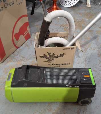 RETRO VACUUM