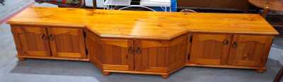 ENTERTAINMENT UNIT