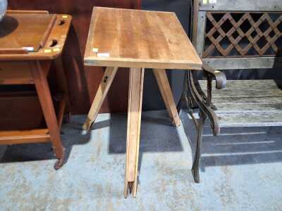 TRIPOD TABLE