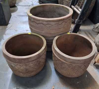 GARDEN POTS