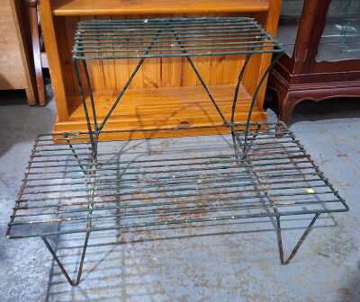 PLANT STAND