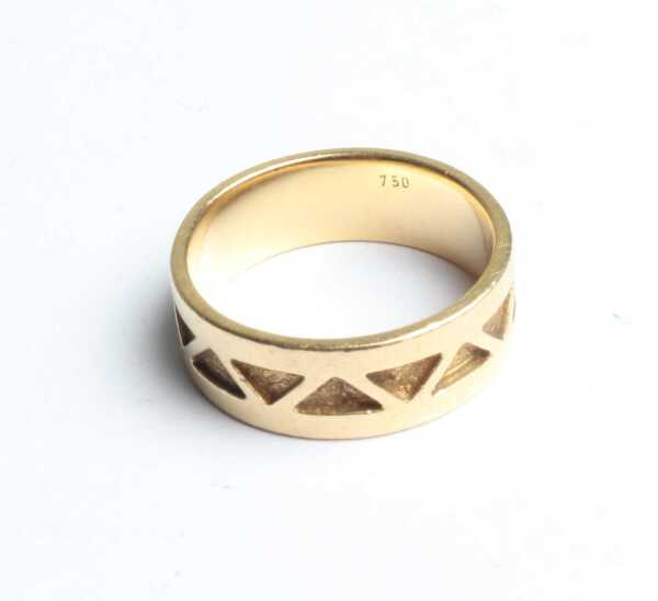 GOLD RING