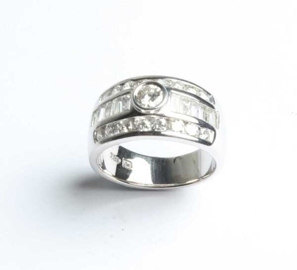 GOLD & DIAMOND RING