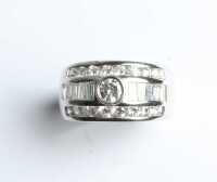 GOLD & DIAMOND RING - 2