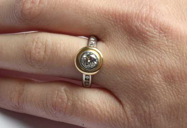 DIAMOND RING
