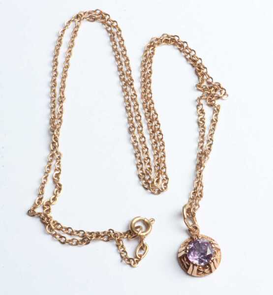 GOLD NECKLACE