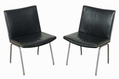 PAIR OF AP40 AIRPORT CHAIRS