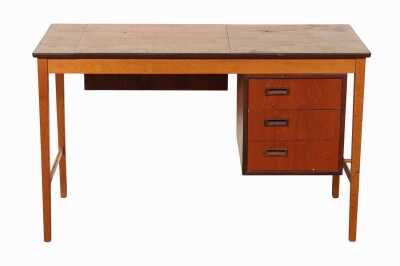 DESK/DRESSING TABLE