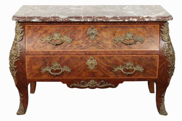 LARGE COMMODE