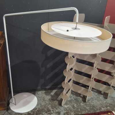 FLOOR LAMP