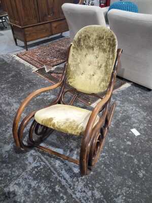 ROCKING CHAIR