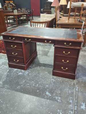 PEDESTAL DESK