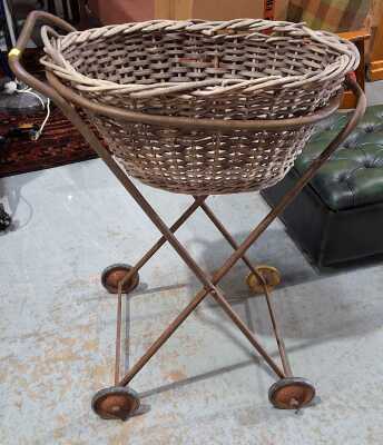 LAUNDRY CART