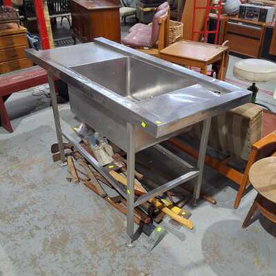 COMMERCIAL SINK