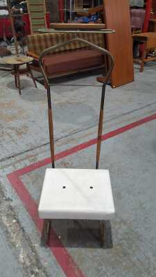 GENTLEMAN'S VALET