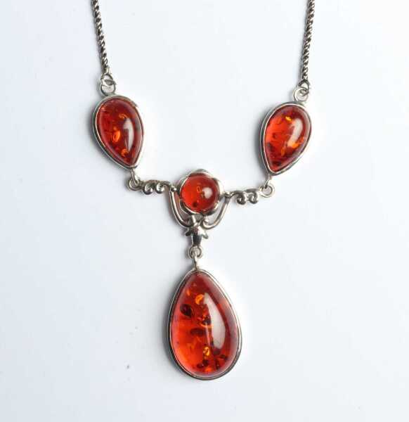 SILVER NECKLACE