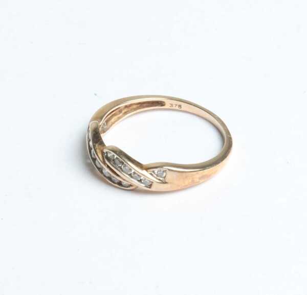 DIAMOND RING