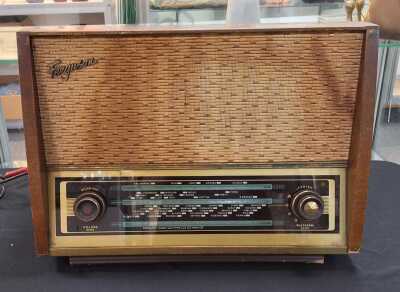 VINTAGE RADIO