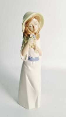 PORCELAIN FIGURE