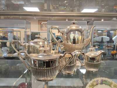 TEA AND COFFEE SERVICE