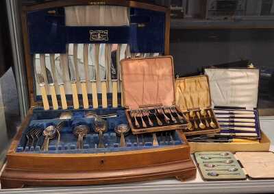 FLATWARE